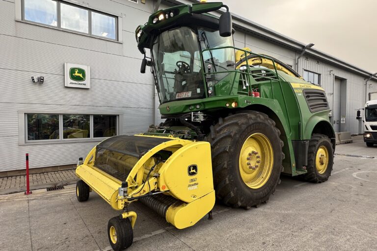 John Deere 8600i