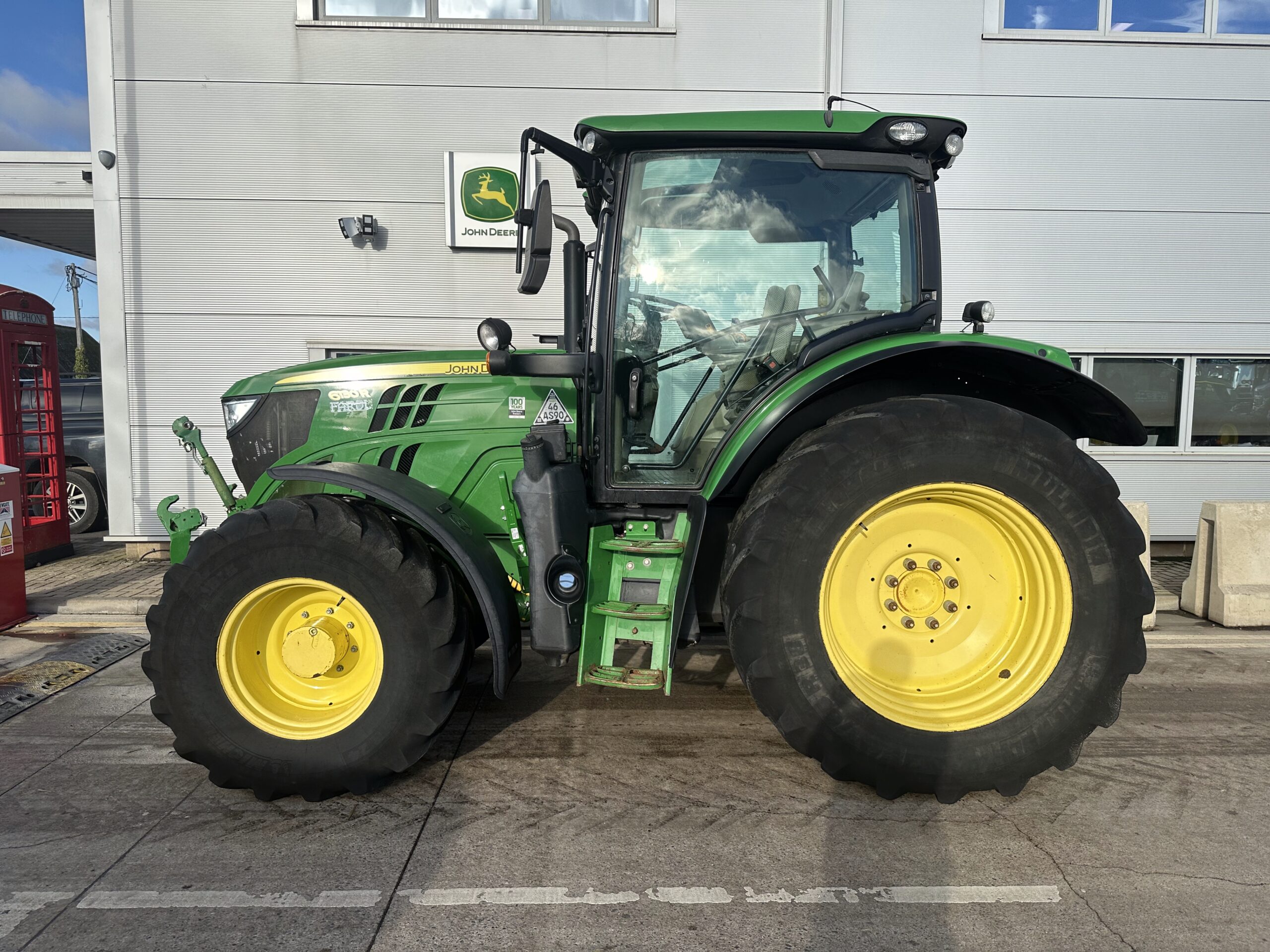 John Deere 6130R