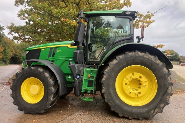 John Deere 6R 250