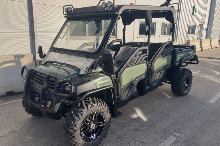 John Deere XUV855M S4 Gator