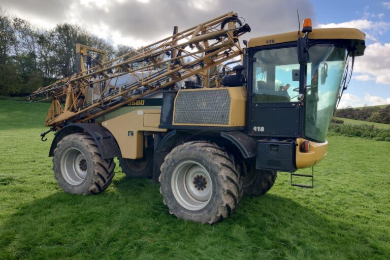 Challenger RG418 Self Propelled Sprayer