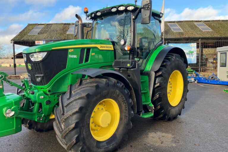 John Deere 6R 195