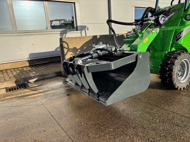 AVANT GRAPPLE BUCKET 1050MM