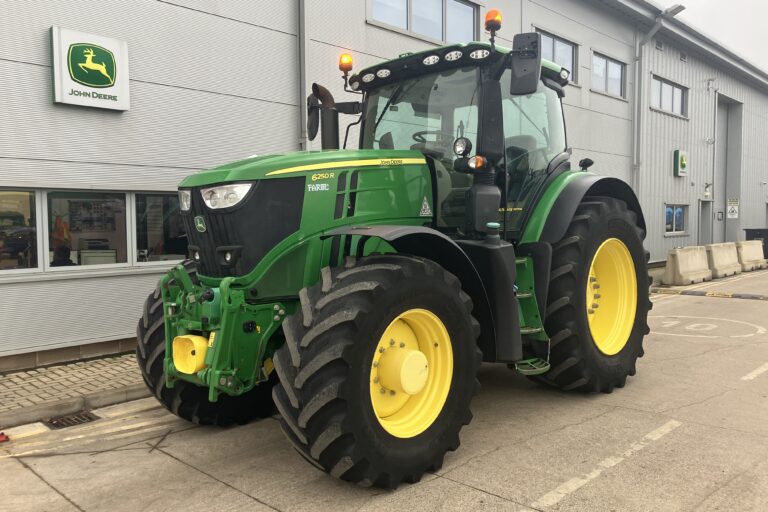 John Deere 6250R