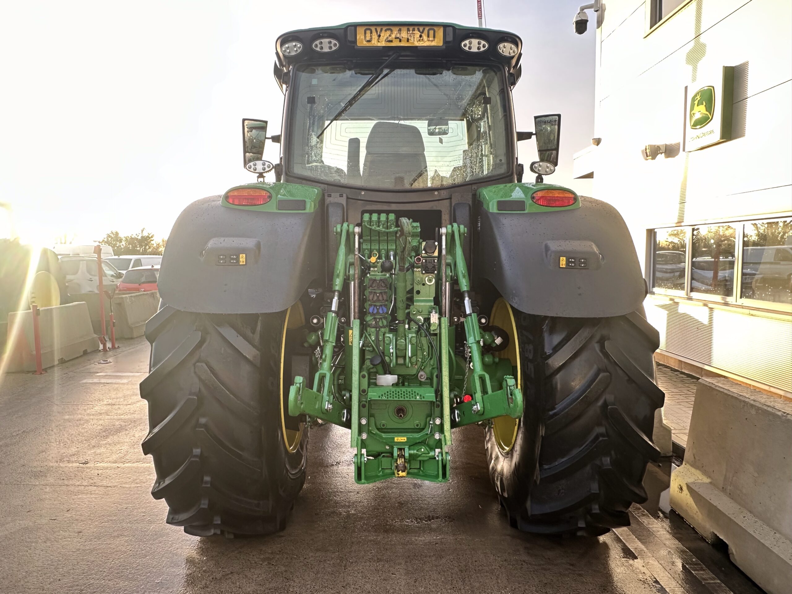 John Deere 6R 215