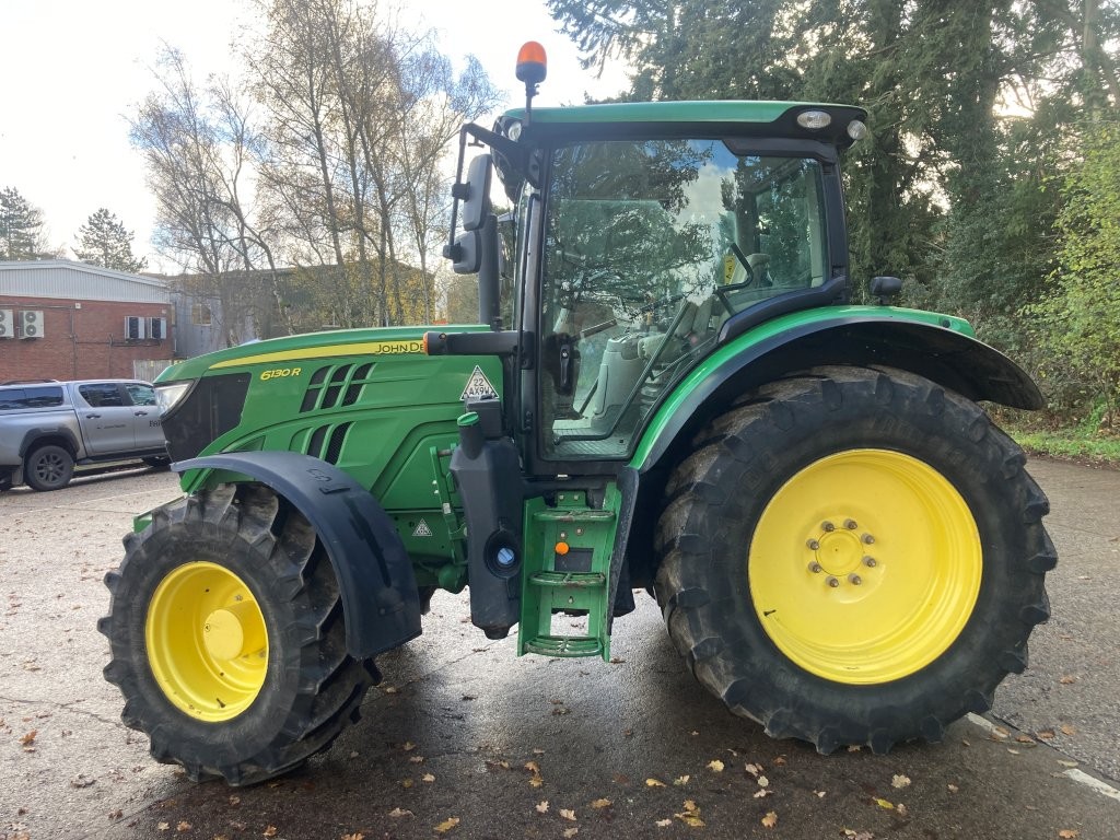 John Deere 6130R