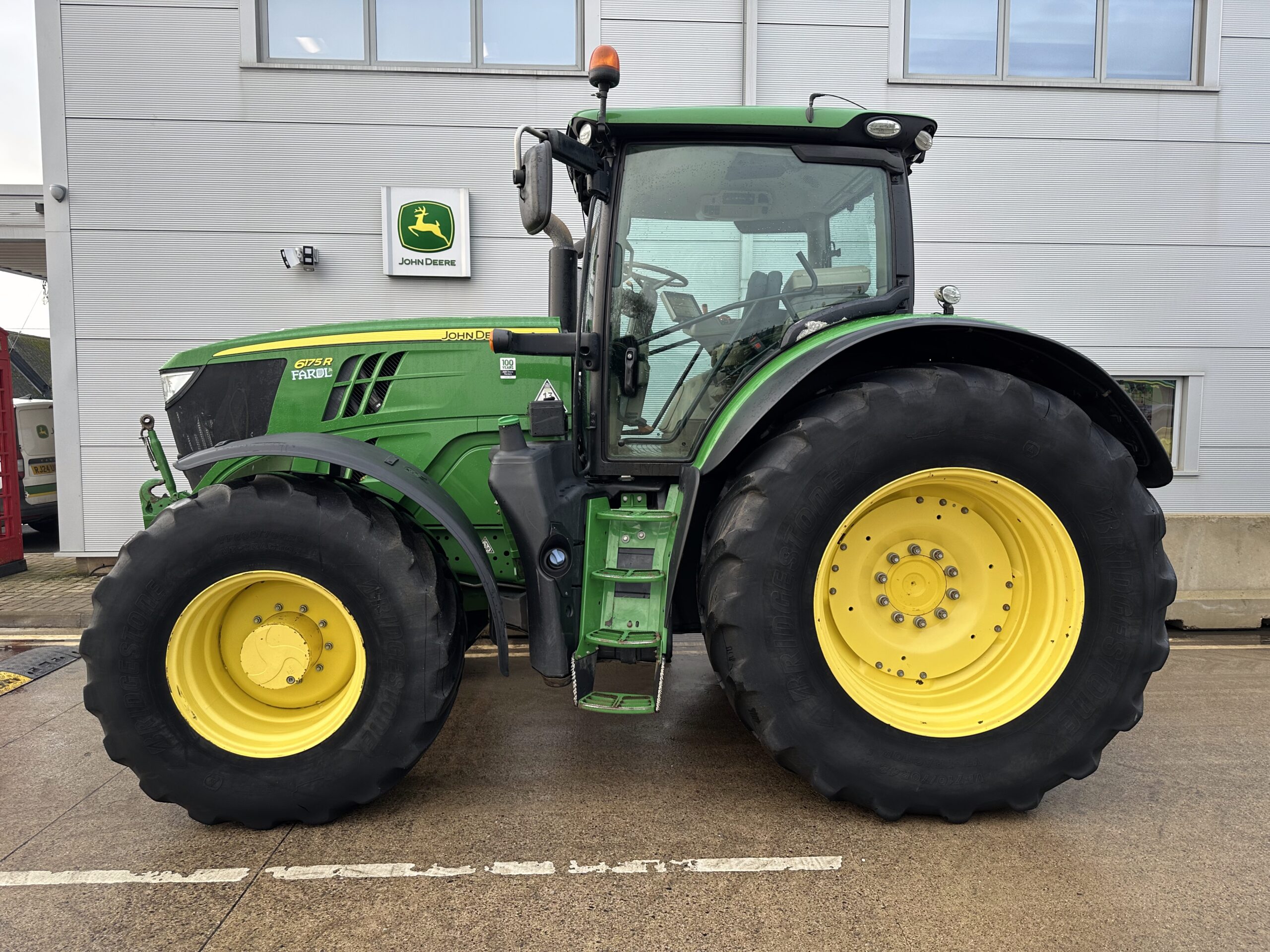 John Deere 6175R