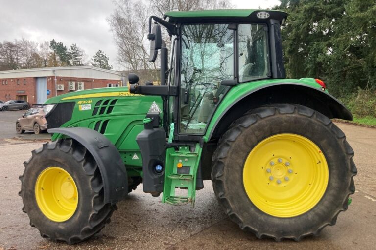 John Deere 6130M