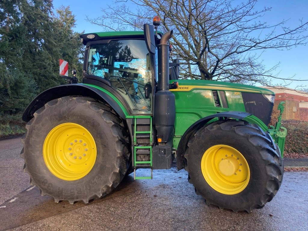 John Deere 6R 250
