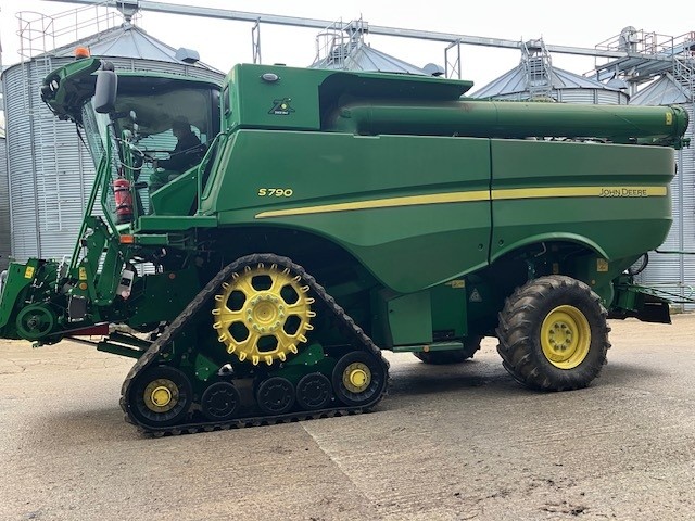 John Deere S790