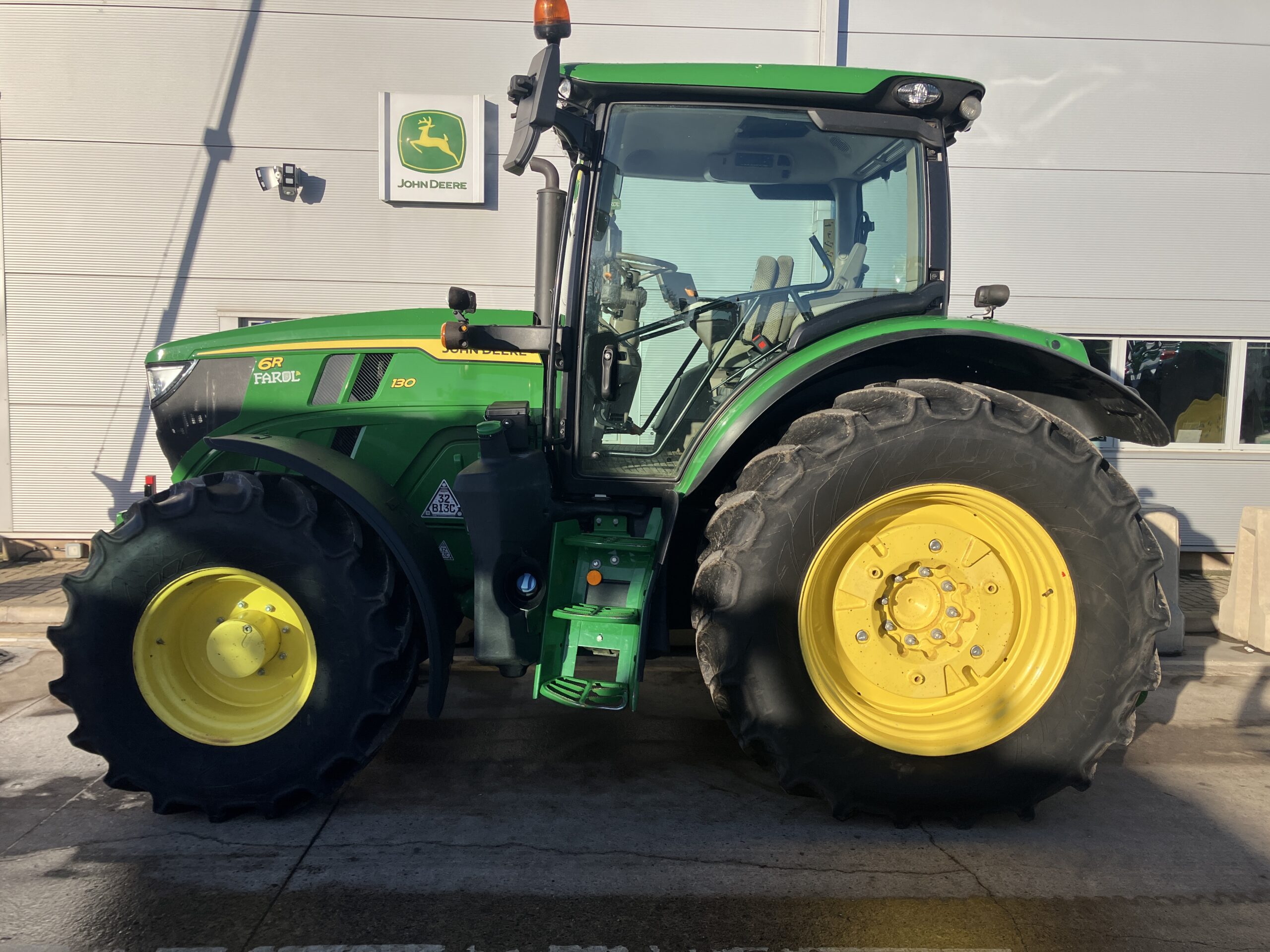 John Deere 6R 130