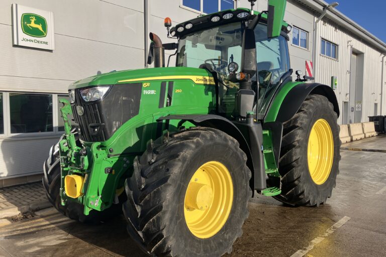 John Deere 6R 250