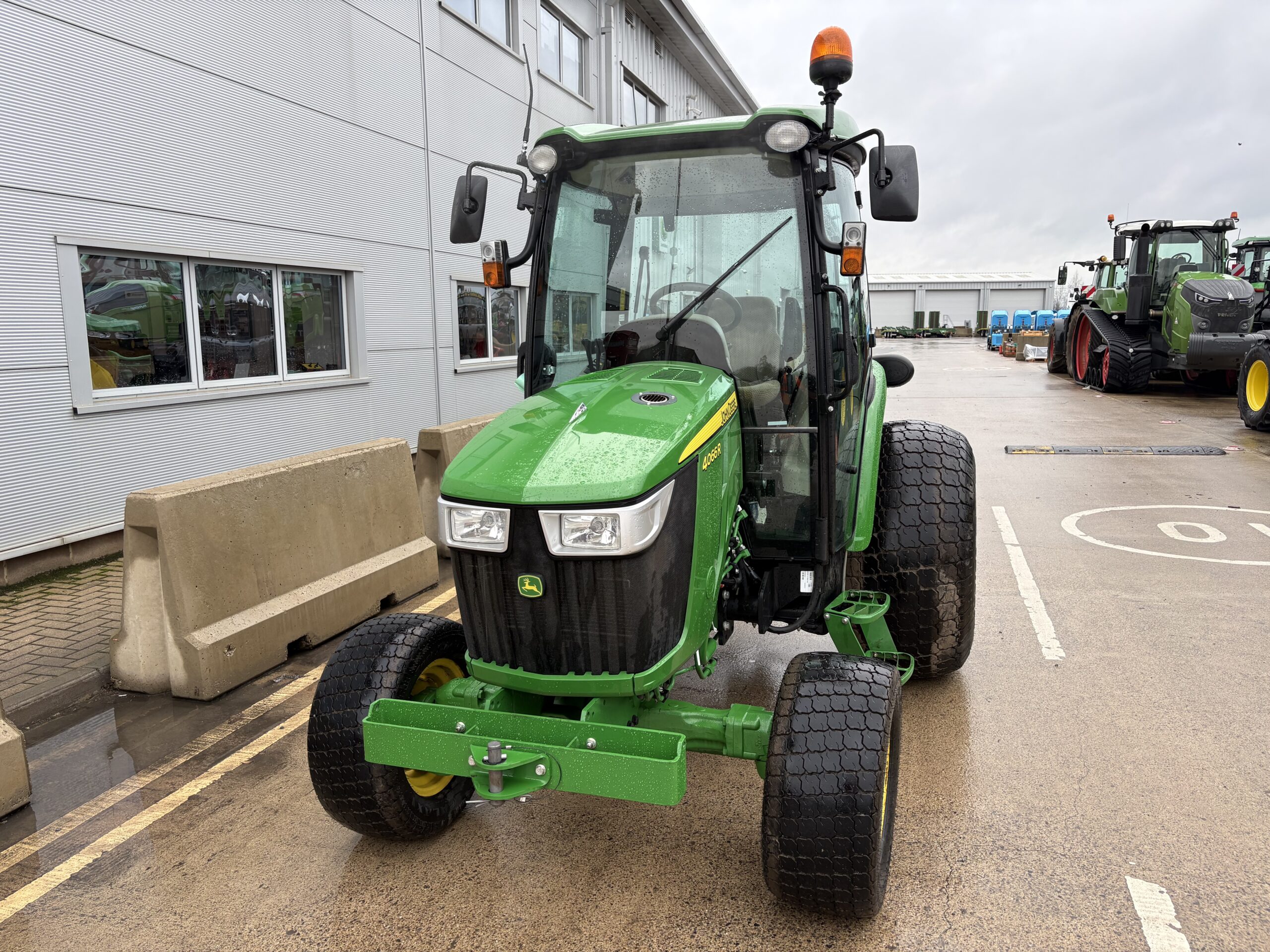 John Deere 4066R