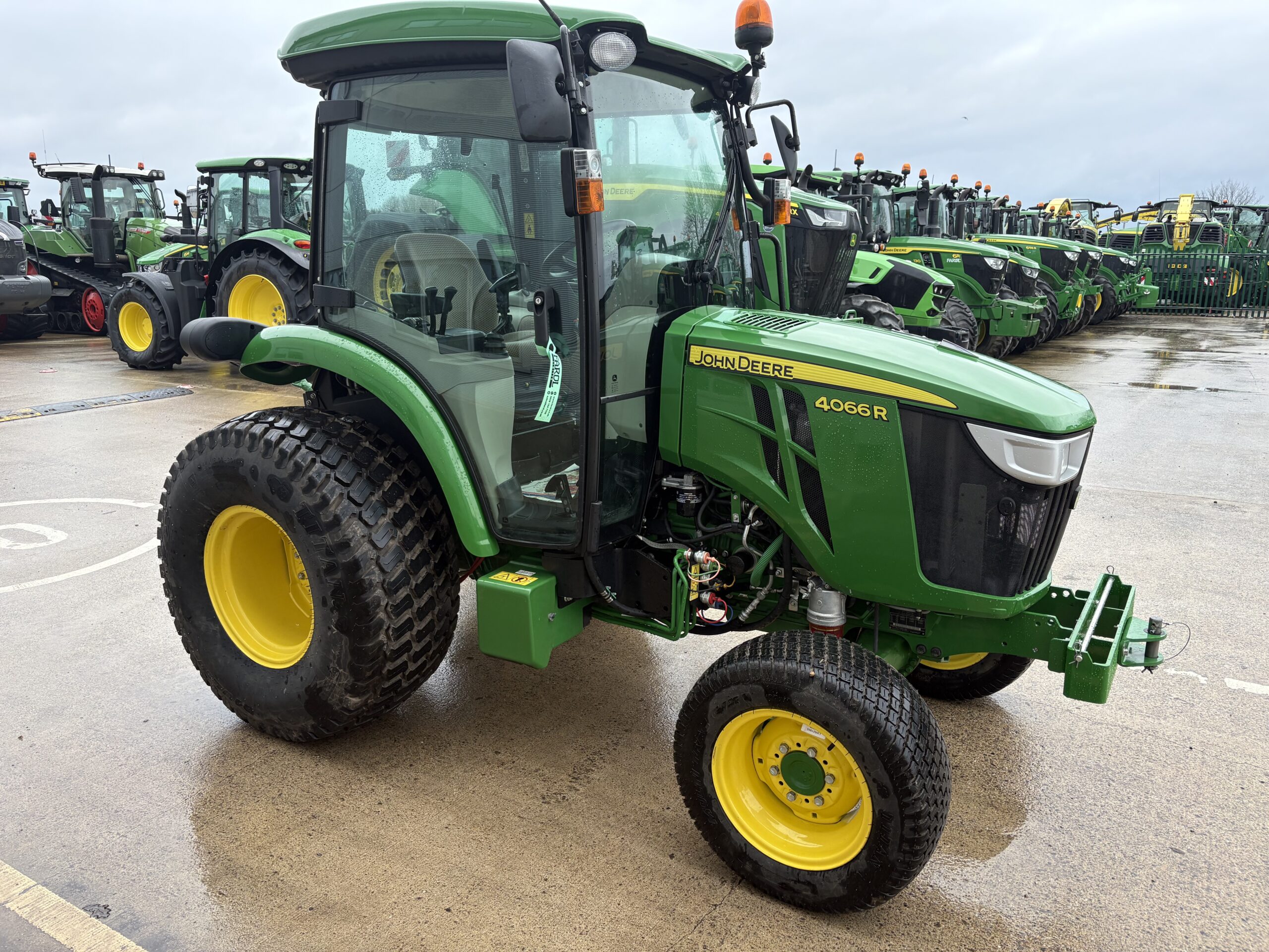 John Deere 4066R