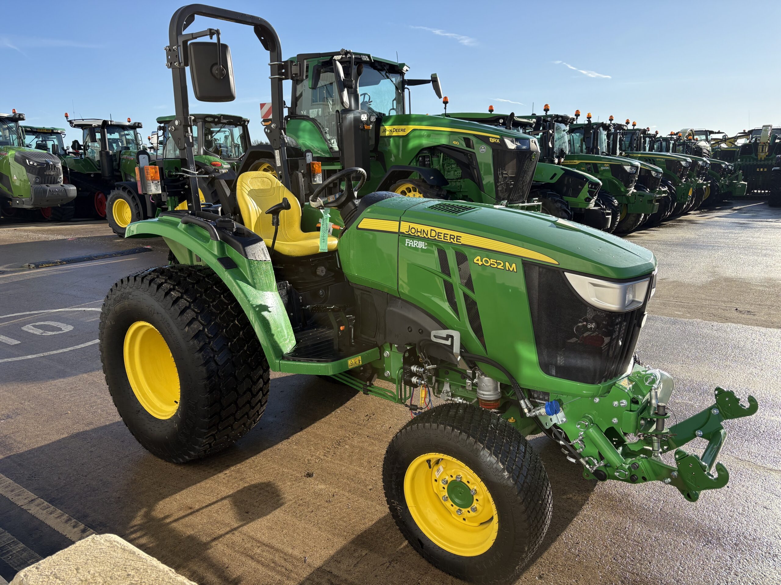 John Deere 4052M