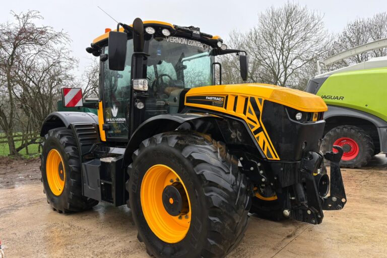 JCB Fastrac 4220