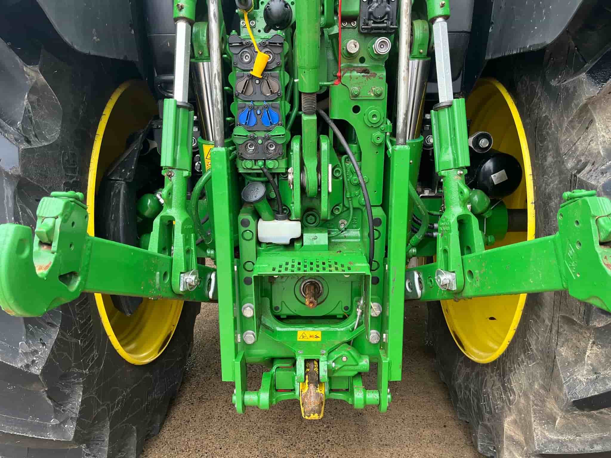 John Deere 6R 150