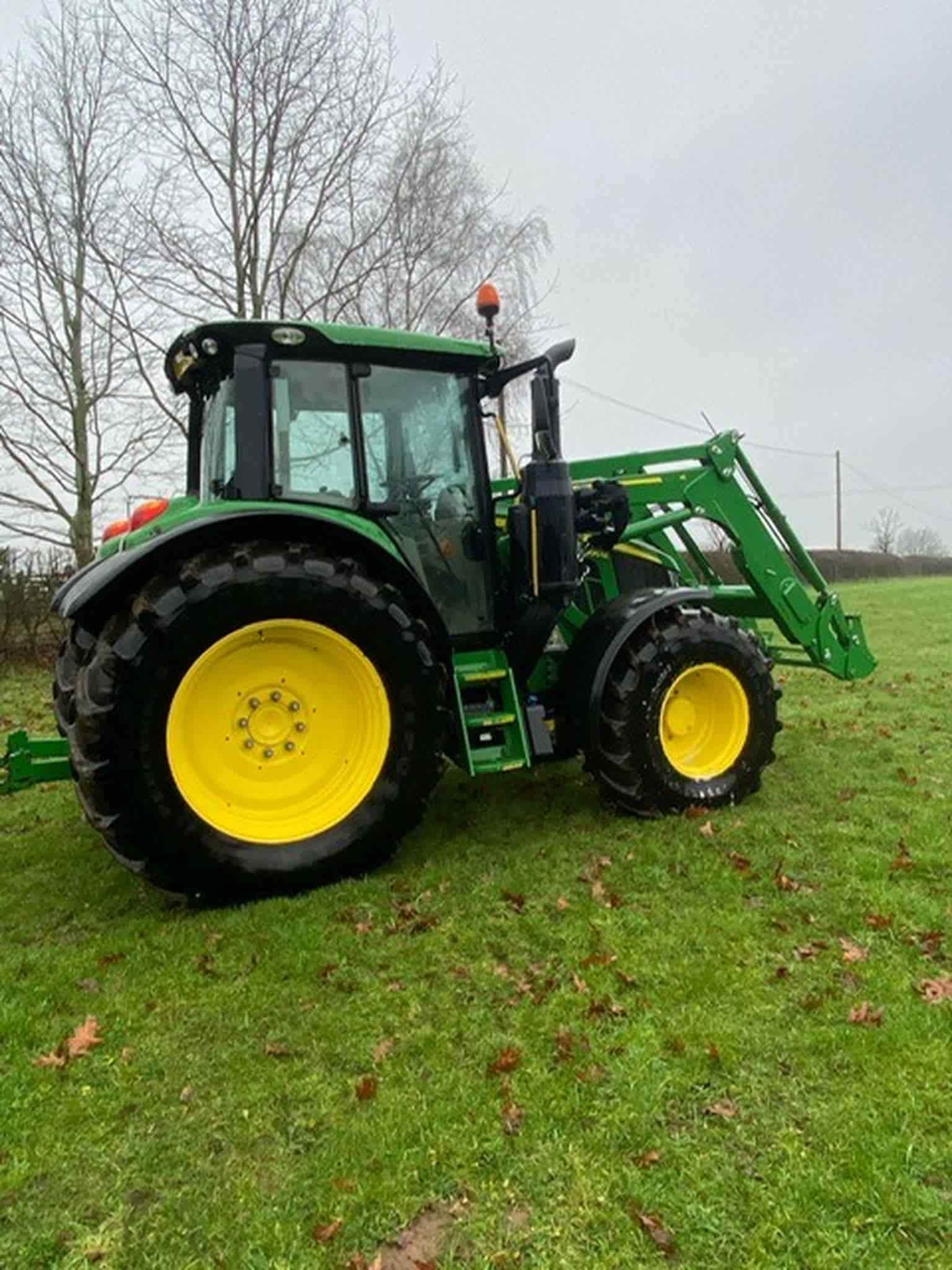 John Deere 6100M