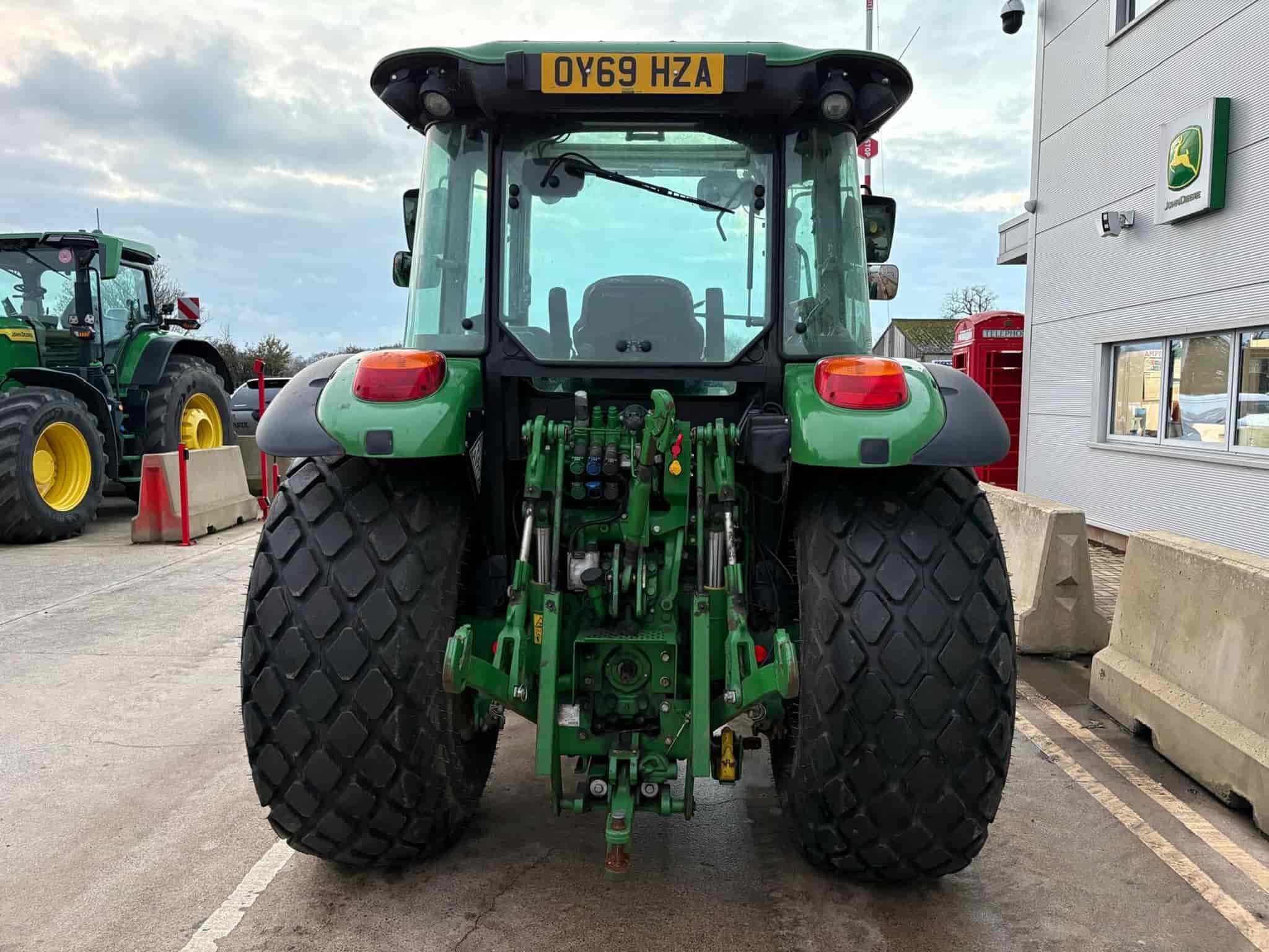 John Deere 5090M
