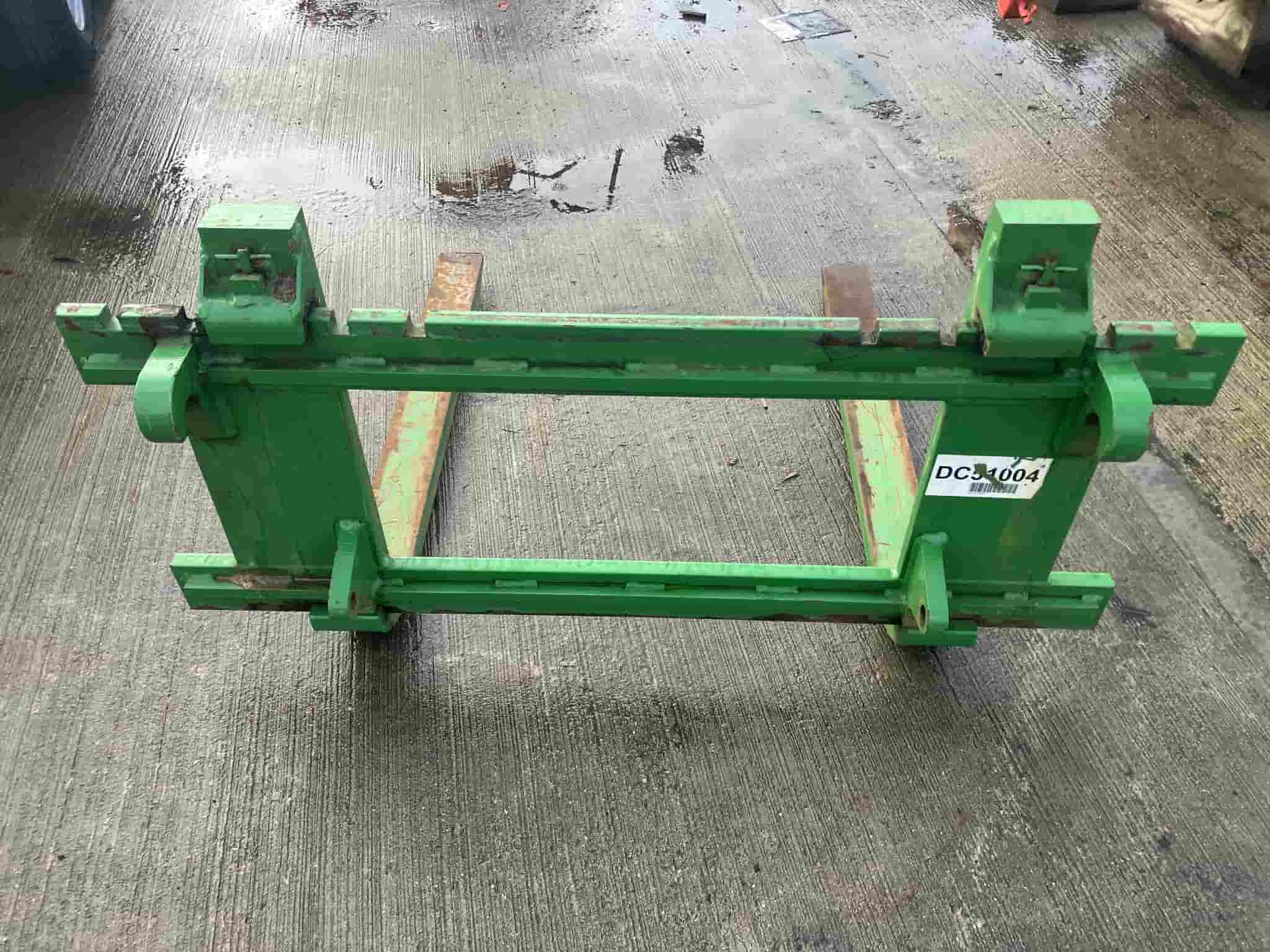John Deere Pallet Forks