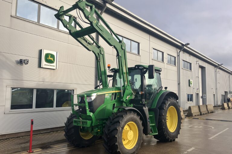 John Deere 6R 185 + 643M Loader