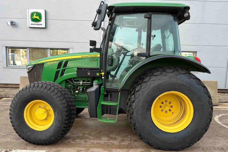 John Deere 5090M