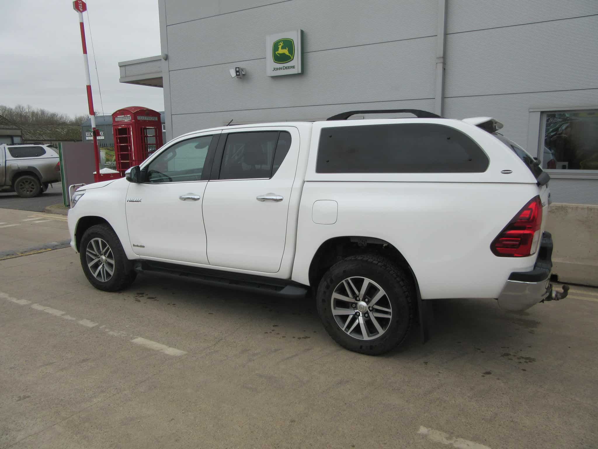 Toyota HILUX INVINCIBLE