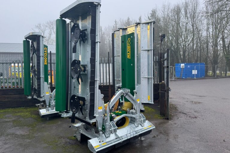 Major MJ30-560 Cyclone