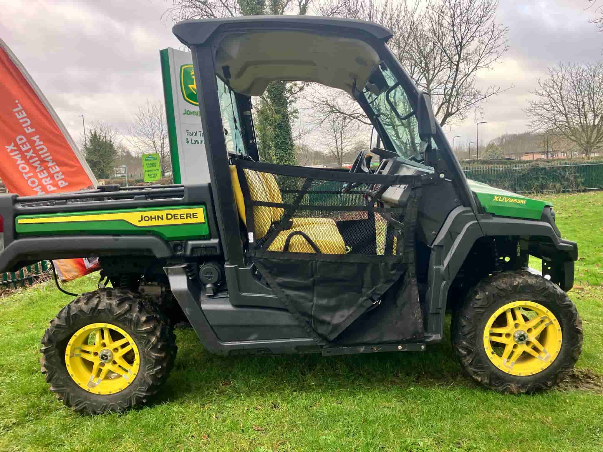 John Deere XUV865M Gator