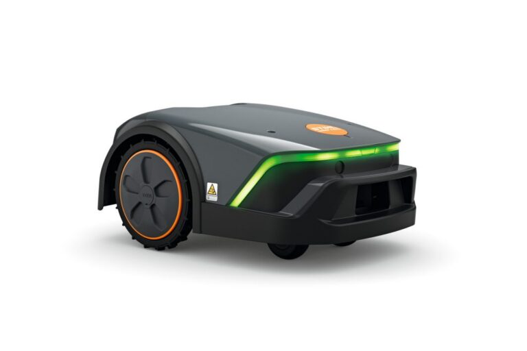 STIHL iMOW® 4 EVO Robotic Mower