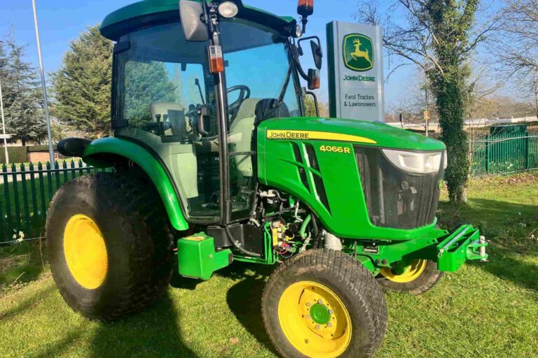 john deere 4066R compact tractor