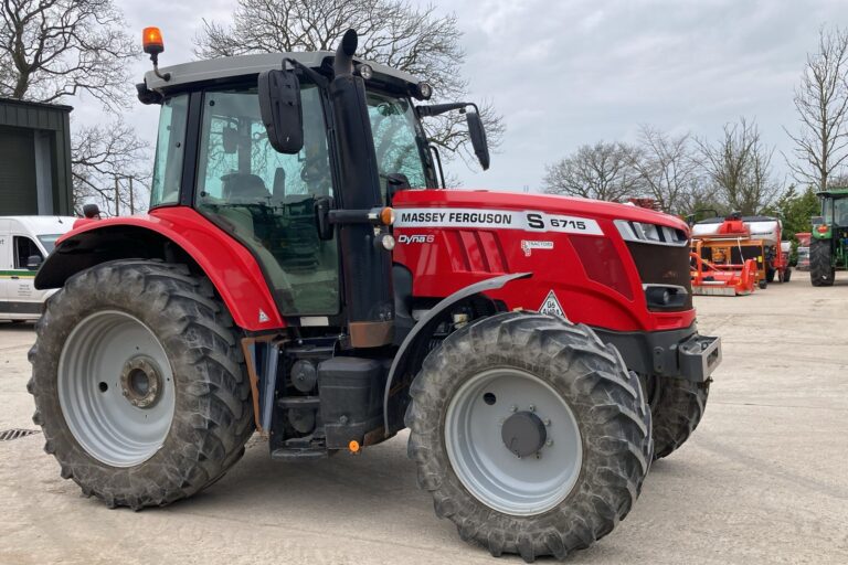 Massey ferguson 6715S