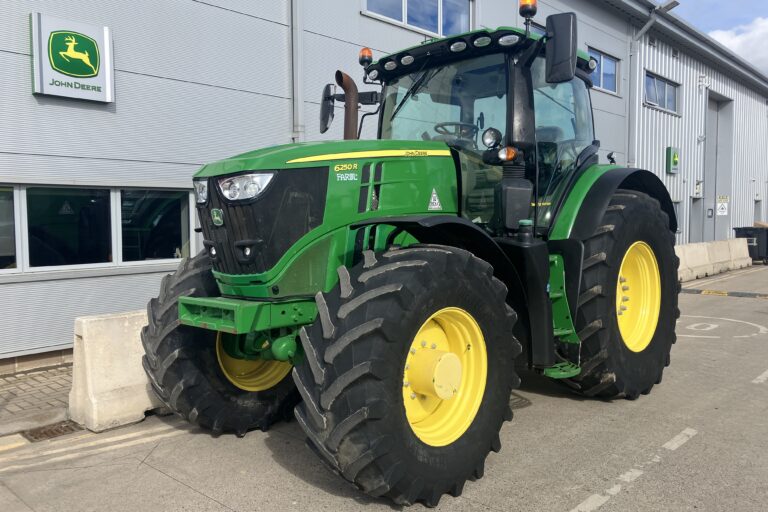 John Deere 6250R