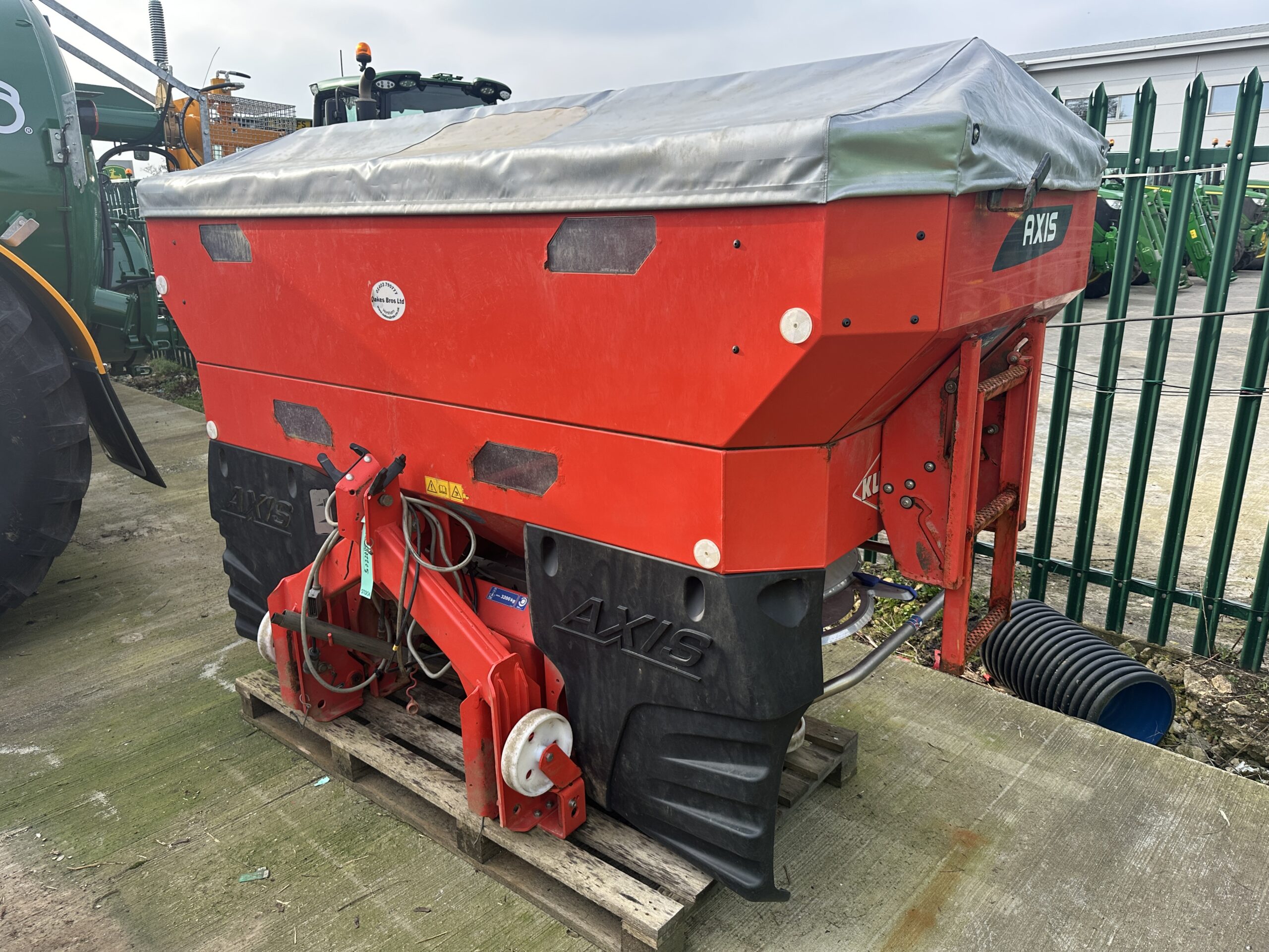 Kuhn Axis 40.2 EMC+W