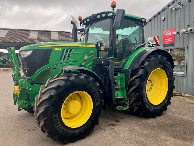John Deere 6215R