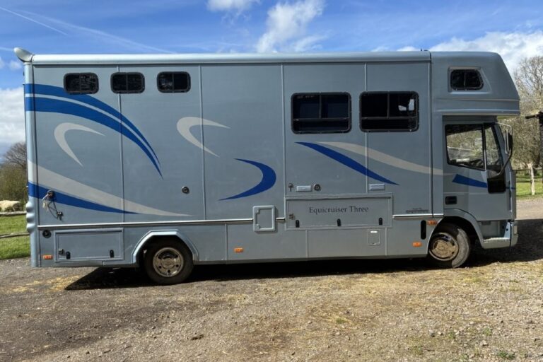 Iveco 7.5T Horse Lorry