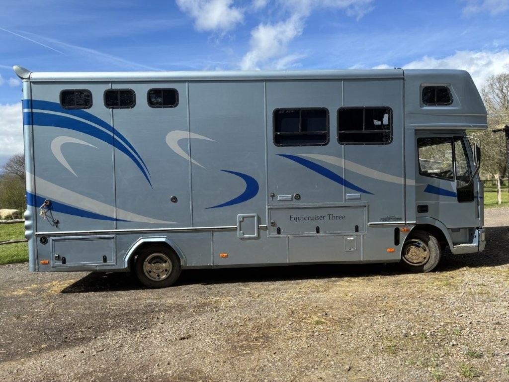 Iveco 7.5T Horse Lorry