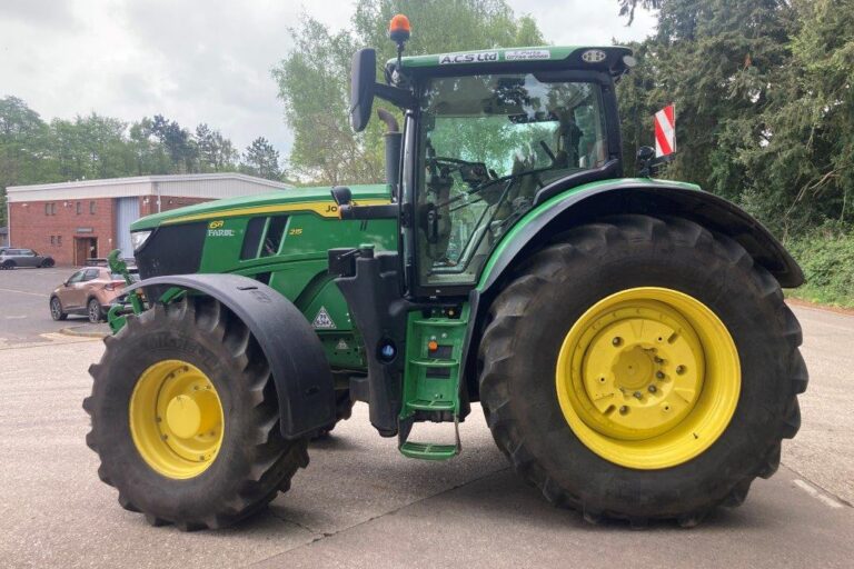 John Deere 6R 215