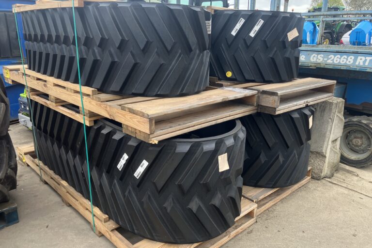 John Deere 8RX Tracks & Idler's