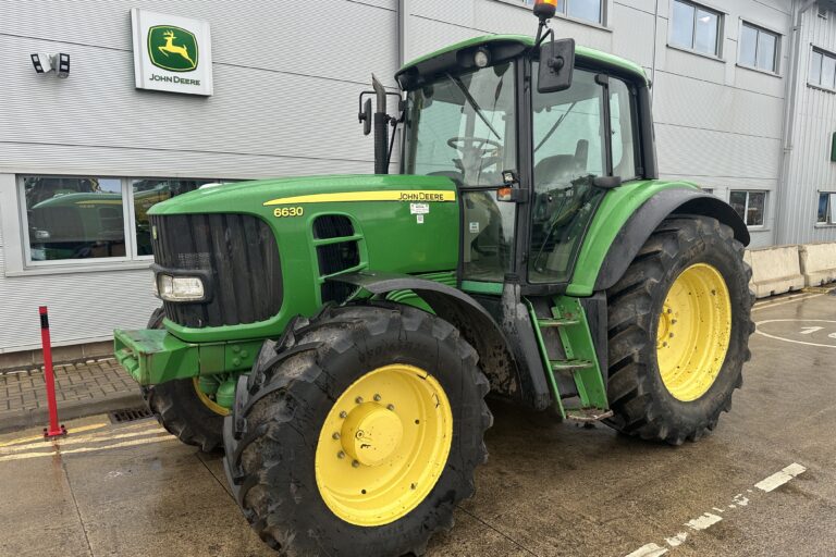 John Deere 6630