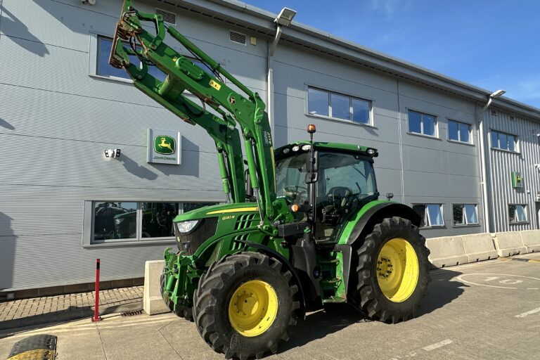 John Deere 6130R