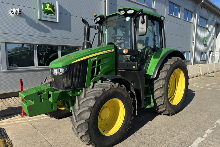 John Deere 6110M