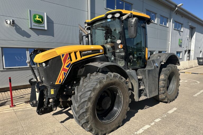 JCB Fastrac 4220