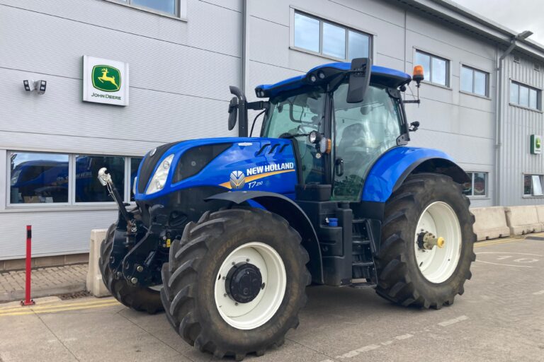New Holland T7.210