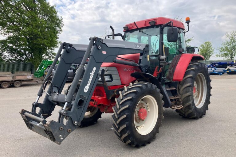 McCormick MC115 + Q5 Loader