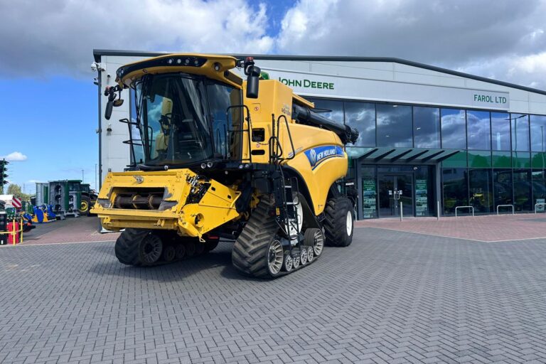New Holland CR9.90