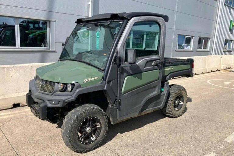 JOHN DEERE XUV 865M