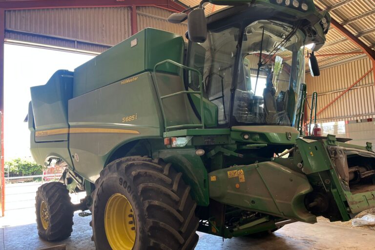 John Deere S685i HM