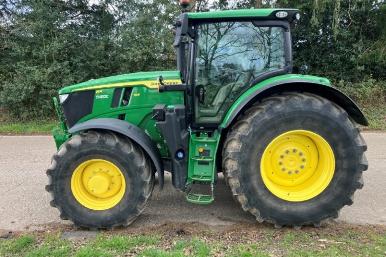 John Deere 6R 195
