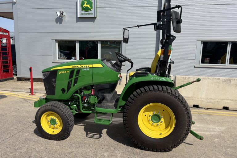 John Deere 3046R Rops Compact Tractor